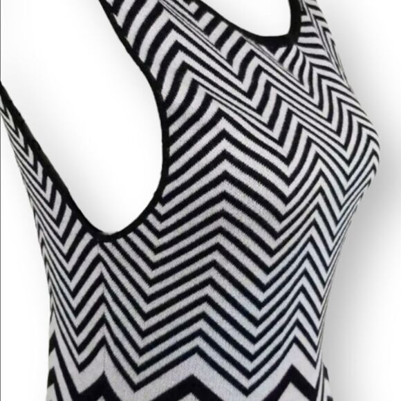 Alice + Olivia Vix Chevron Zig Zag Knit Mini Sweater Dress US S - Picture 5 of 8